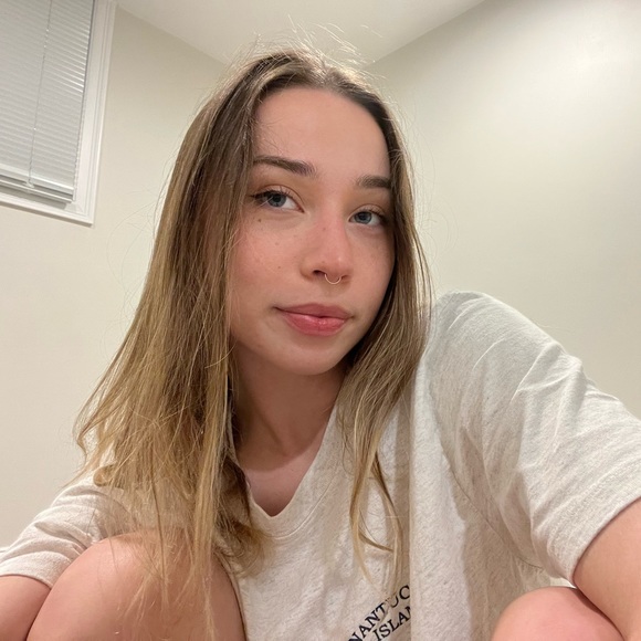 Meet your Posher, Katherine - Picture 2 of 2